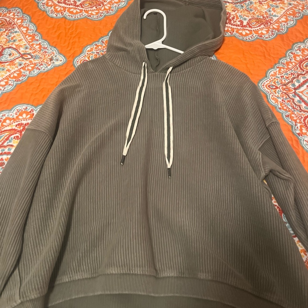 american eagle green sweater